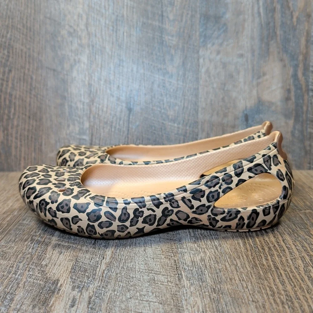 Crocs Kadee Flat Women Size 7 Leopard Print Animal Pattern Brown Black Slip On